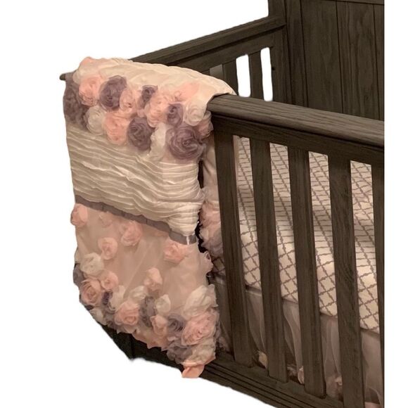 The Peanutshell 2 Piece Bedding Set Pale Pink Gray 3D Flowers Floral Quilt Skirt - Picture 10 of 11